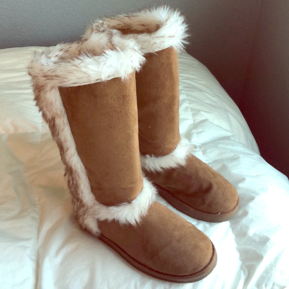 Fuzzy Just Fab boots